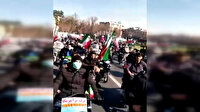 İran'da yüzlerce motosikletli "Kahrolsun Ruhani" sloganları attı